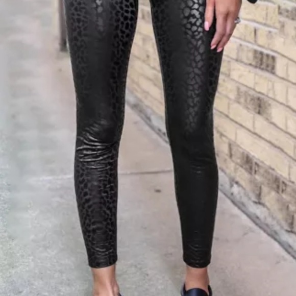 leopard print leggings size M - Picture 6 of 16